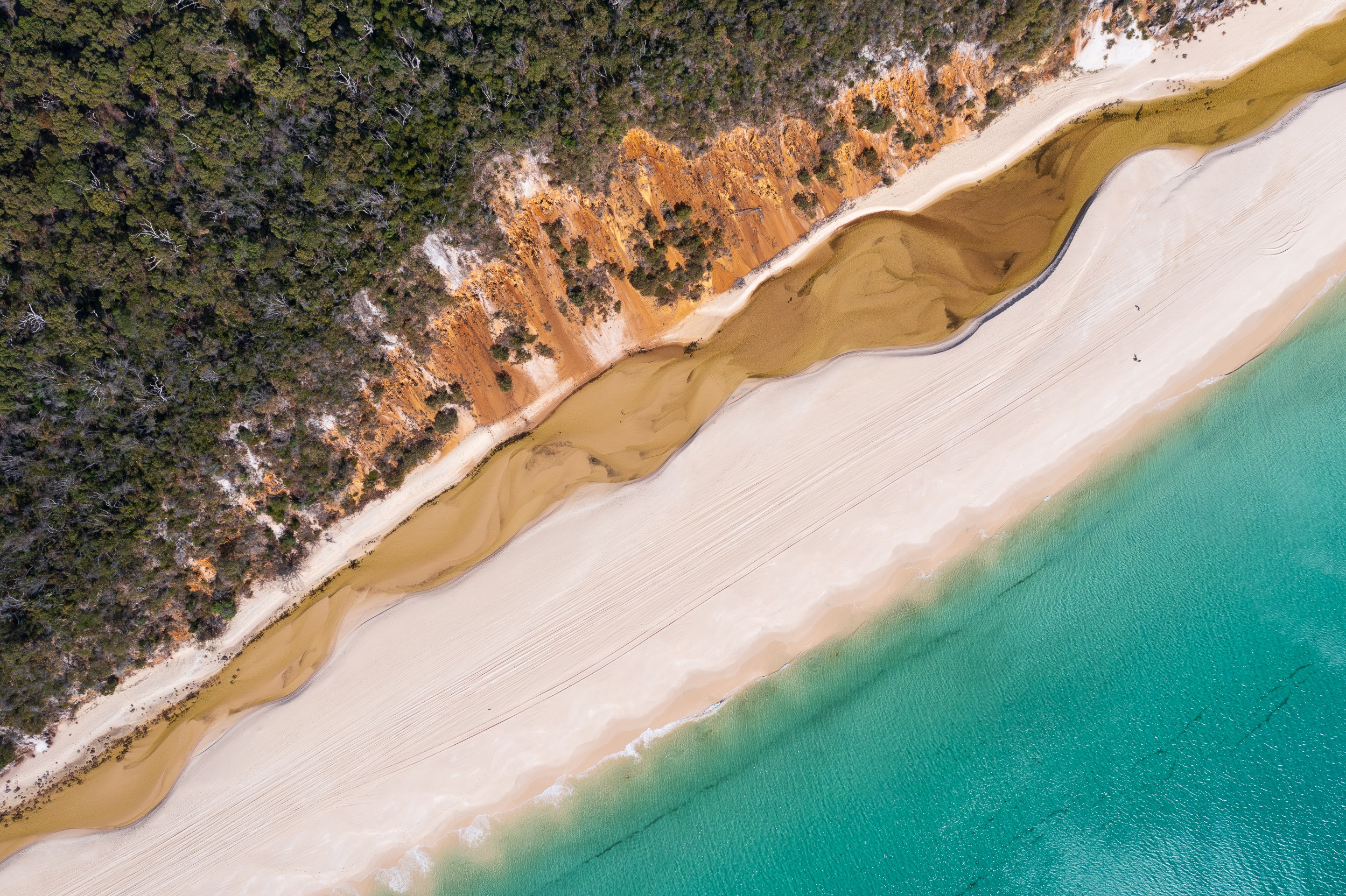 How to Get to Fraser Island (K’gari): Ferries, 4WDs and Permits
